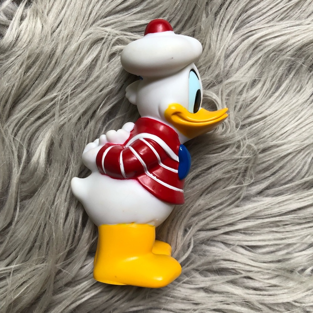Disney Cruise Line Set of 5 PVC Figures: Micky, Minnie, Goofy, Donald, and Pluto - Picture 11 of 15